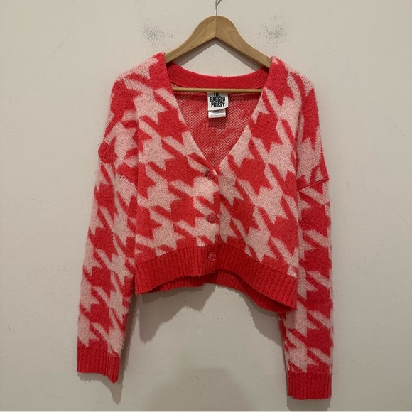 The Ragged Priest Oversized Cropped Cardigan in Pink Houndstooth - Picture 3 of 6